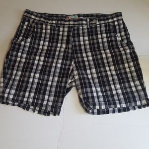 Jasmine K Cool Checkered Burmuda shorts 16